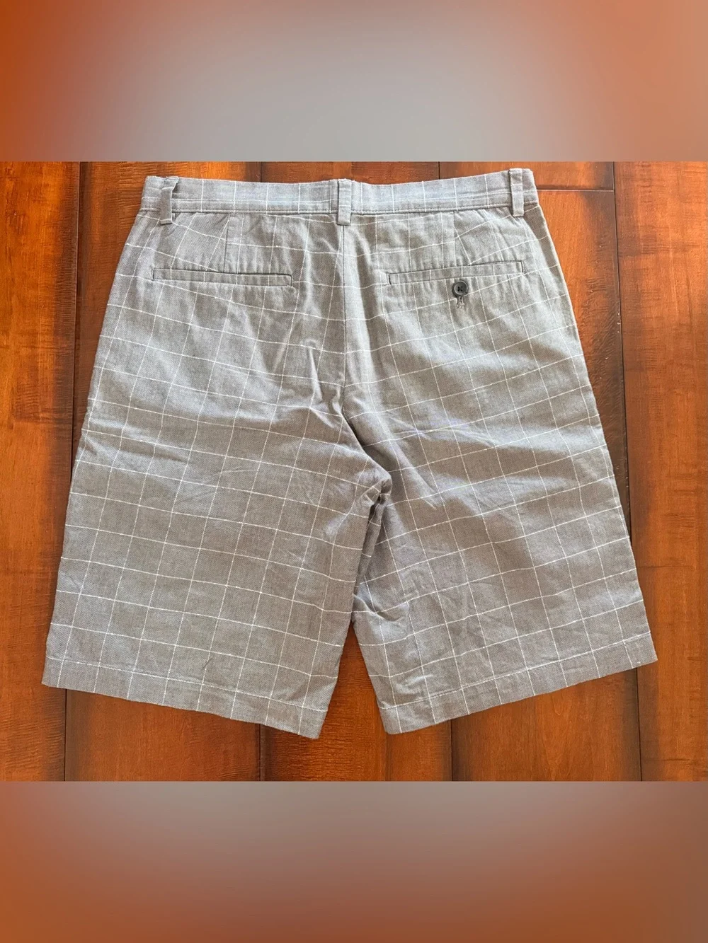 Banana Republic Men's Windowpane Linen-Blend Shorts in Light Gray